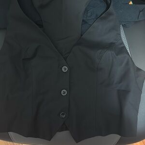 Black womens V vest size L